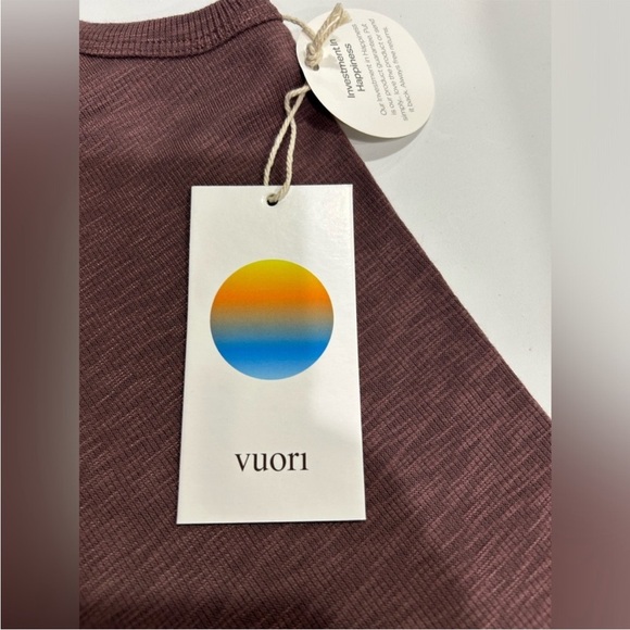 Vuori  Women's XL Sunrise Crop Tank Chestnut Dark Pink NWT Cropped Slim Fit - Picture 5 of 8